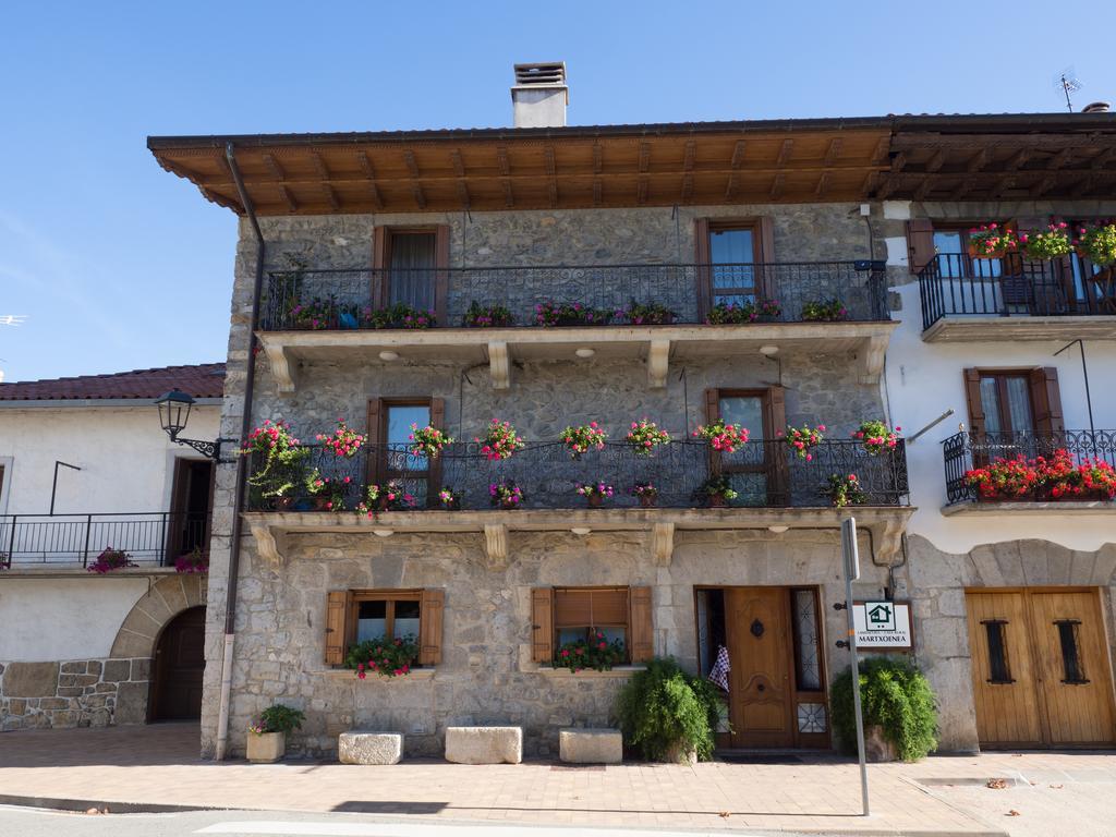 Готель Casa Rural Martxoenea Landetxea Arruazu Екстер'єр фото