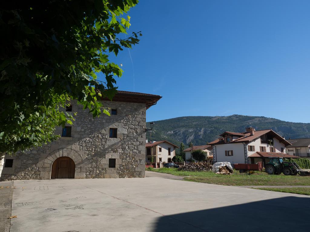 Готель Casa Rural Martxoenea Landetxea Arruazu Екстер'єр фото