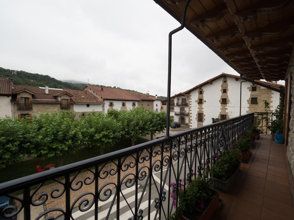 Готель Casa Rural Martxoenea Landetxea Arruazu Екстер'єр фото